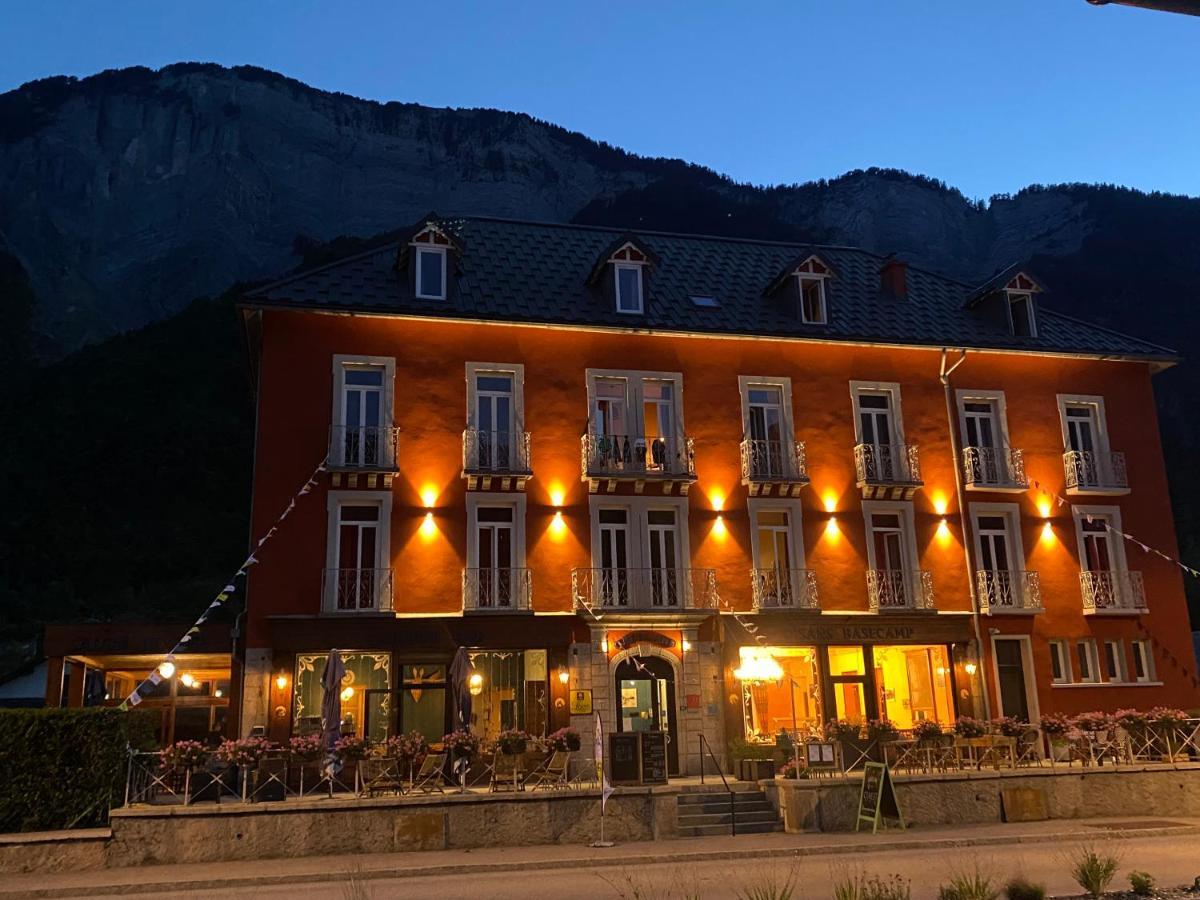 Hotel Oberland Le Bourg-dʼOisans Eksteriør billede