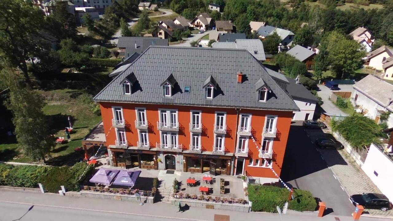 Hotel Oberland Le Bourg-dʼOisans Eksteriør billede