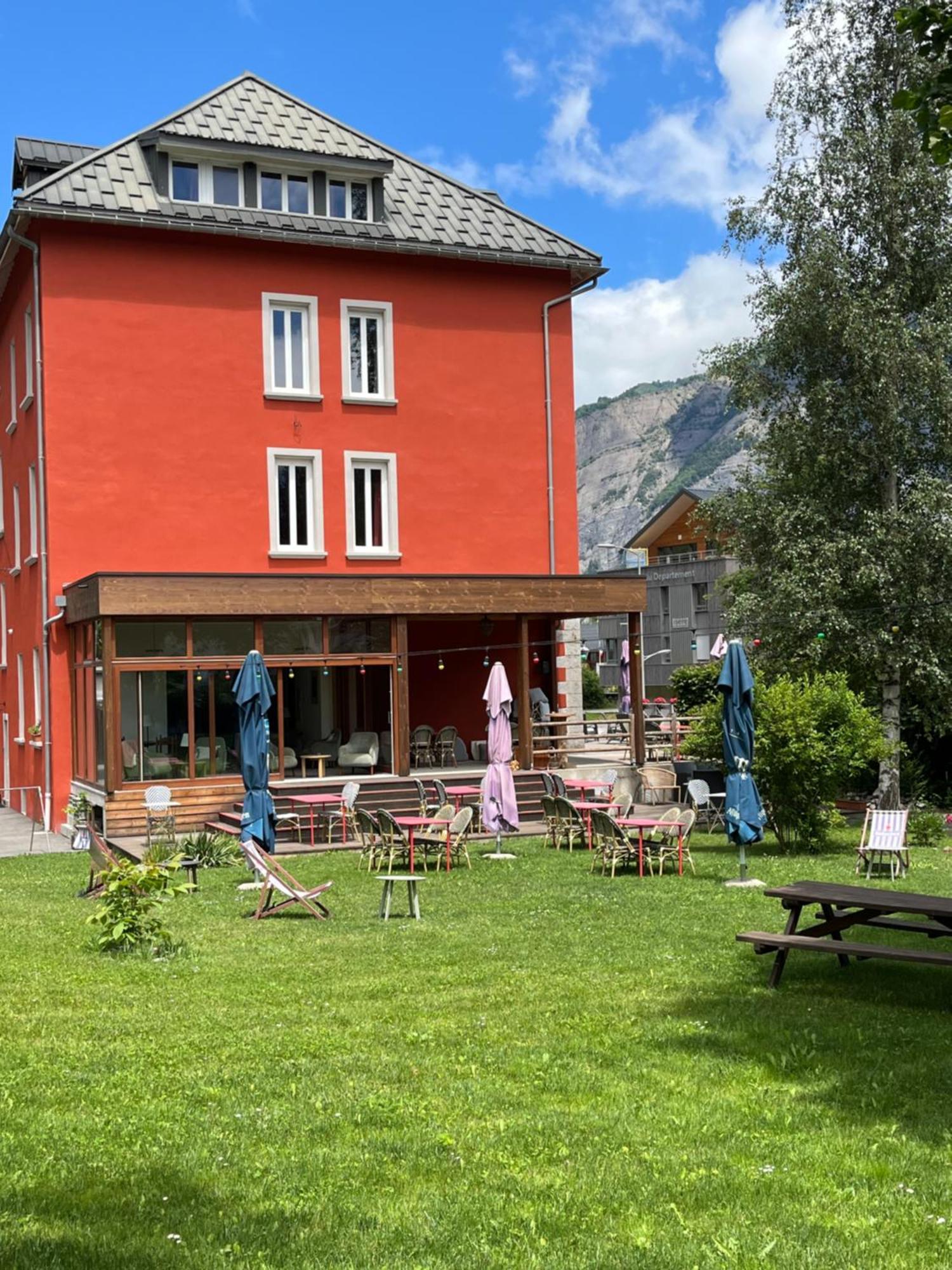 Hotel Oberland Le Bourg-dʼOisans Eksteriør billede