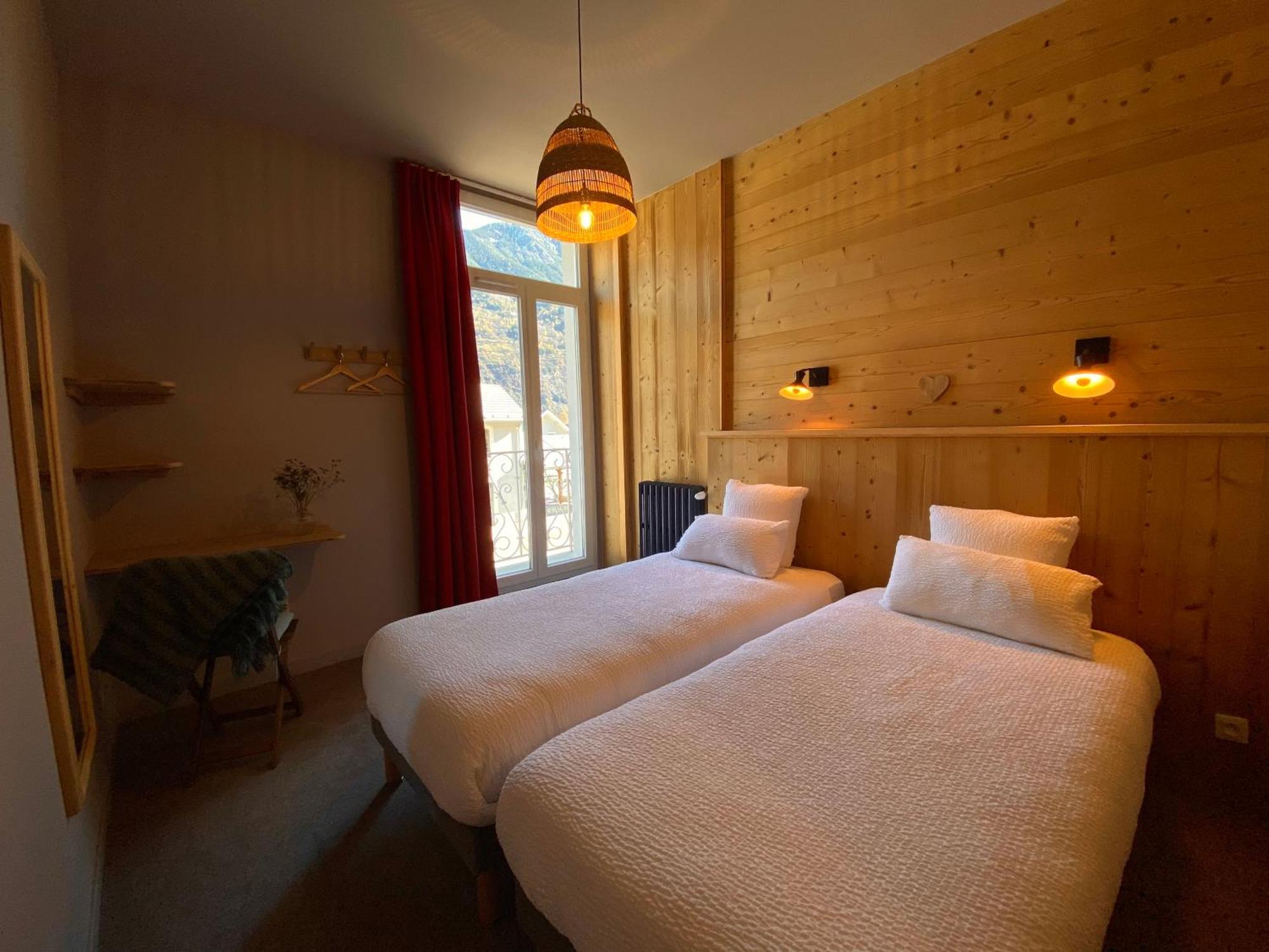 Hotel Oberland Le Bourg-dʼOisans Eksteriør billede